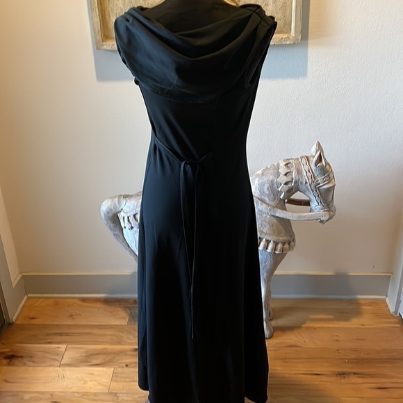 Formal fashions Sz 6 black fitted‎ cowl neck sleeveless dress - Picture 4 of 9